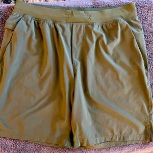 Lululemon T.HE. **LINERLESS** short, XL, 9” inseam.  OD Green.